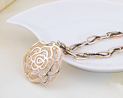 Hollow Rose Crystal Necklace