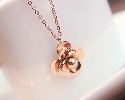 Charming Copper Rose Necklace