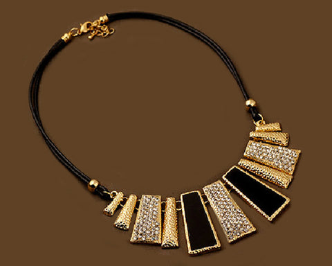 Stylish Glazed Rectangle Leather Necklace - Black